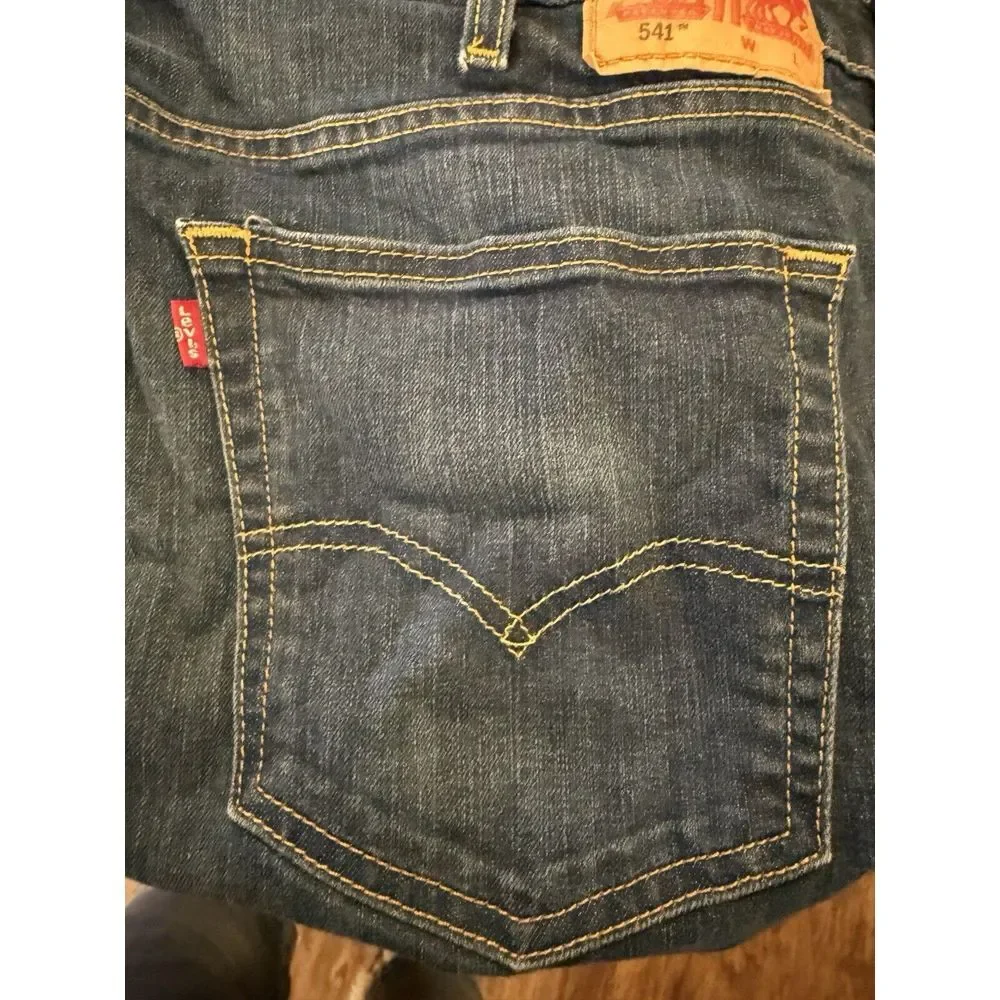 Levis 541 Mens‎ Blue Jeans Denim Straight Leg Tag 44x34 Measures 43x31